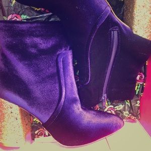 Betsy Johnson velvet booties